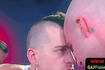Excited Muscle Wolf Leaves Gay Bum Bareback