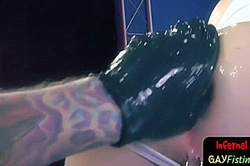 Excited Muscle Wolf Leaves Gay Bum Bareback