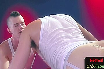 Excited Muscle Wolf Leaves Gay Bum Bareback
