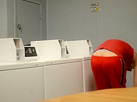 Fag at the laundromat