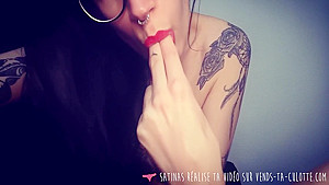 Francaise Tatouee Se Masturbe Devant Toi Satinas