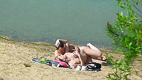 Fuck at the beach with blondie