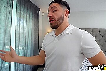 Fucked The Pool Guy On Pornhd With Roxie Sinner