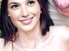 Gal Gadot KingFake SlideShow