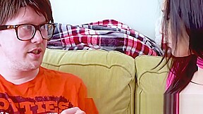 Gorgeous Spanish babe gives blowjob to become a pornstar
