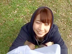 Hasegawa Rui delivers a steamy blowjob outdoors