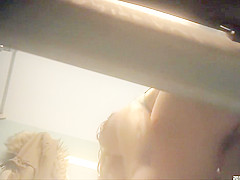 Hidden lockerroom woman 1