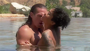 Honey Gold Getting Fucked By Her Horny Bf In The Pool