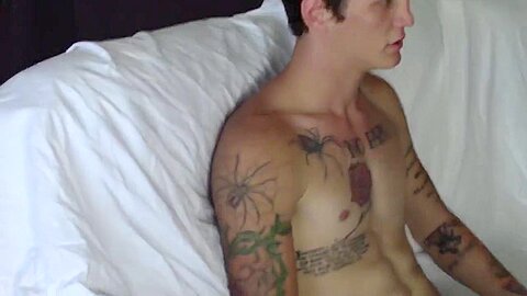 Hot Aussie Boy Billy Gets Serviced At The Glory Hole