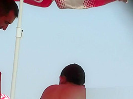 Hot Nude Girl Was Easily Spied By The Beach Hunter