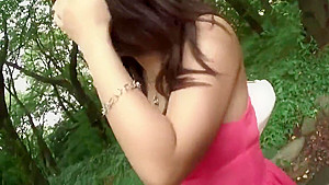Hot babe gets fingered by a stranger in the park