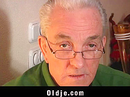 Hot teen 18+ fucks old man huge cumshot in mouth swallow