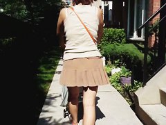 Hot upskirt video reveals a hot ass and panties