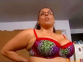 Huge cumshot on Step mommy tits