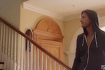 India Summer - Flawless, Scene 5