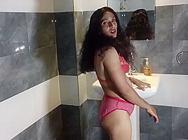 Indian Hot Couple Sex In Bathroom