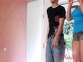 Is A Curvy Girl With Nikki Sexx