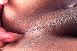 Kinky ebony shemale cums