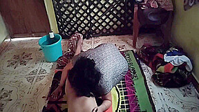 Leave The Working Aunty In The Morning