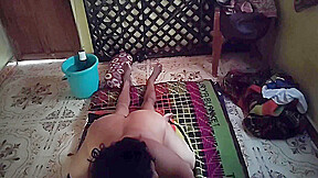 Leave The Working Aunty In The Morning