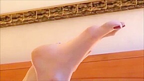 Long Toes - fetish video