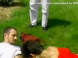 MILF THREESOME IN RUSSIAN PARK - JP SPL