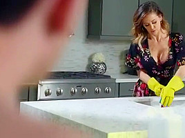 Mamá es por hijo mientras lava los platos : MILF PETERA RECIBE FACIAL : Jordi ENP : Cherie Deville