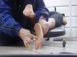 Massage feet soles
