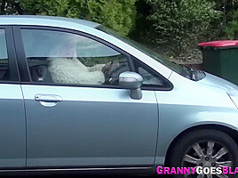 Mature whore gets plowed and sucks