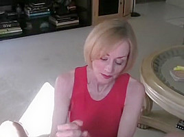 Melanie teaches masturbation