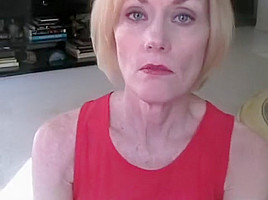 Melanie teaches masturbation