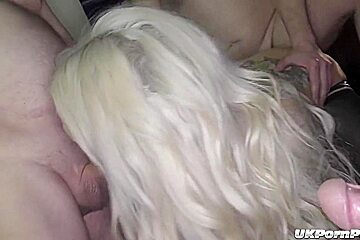 Melody Pleasure And Louise Lee - Stunning Blondes And Enjoy A Gangbang