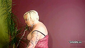 Michelle Austin fingers ass and fills up a glass with urine