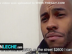 Muscular Dude Agrees To Strips Off His Clothes To A Stranger To Earn Extra Bucks