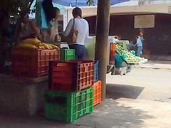 NALGONTAS RICAS DE MADURA CASADA MERCADO (ESPOSO AL LADO)