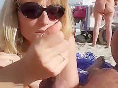 Naomi et Nico sur la plage du cap d'agde
