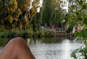 Nasses Fickvieh an der Spree hart gefistet! Extrem Public!