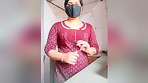 Naughty Bhabhi Pissing On Live Cam Show