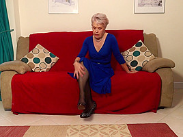 Naughty British Mature Lady Getting Wet On Her Couch - MatureNL