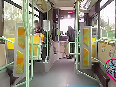 Nelly, Italienne Coquine, Adore Baiser Dans Des Lieux Publics 15 Min