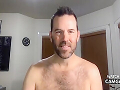 Old Man Masturbating His 10-pounder In Live