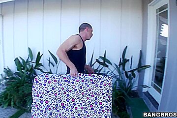 Older India Summer in need of massage from shaver