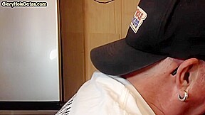 Oral gloryhole DILF sucks cock at home in amateur video