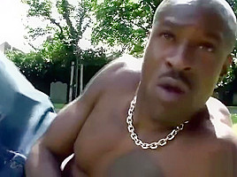 Picking up a hot milf housewife in the park