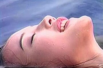 Qi Shu in Feel Me