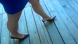 Real Estate Agent Tries to Seduce Buyer By Shoeplay