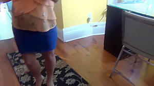 Real Estate Agent Tries to Seduce Buyer By Shoeplay
