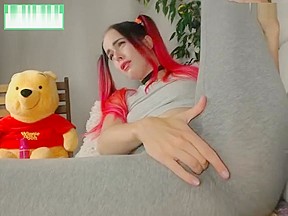 Red teen 18+ masturbate in yoga pants