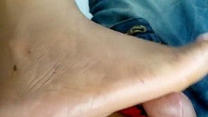 Redbone backseat wid cumshot solejob