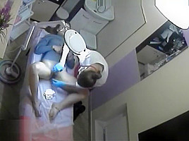 Removes hair on the penis from the man